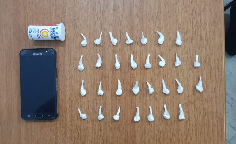 “ME 30 DOZA LËNDË NARKOTIKE NË BANESË”/ Si e pësoi 37 vjeçari nga Vlora kur…