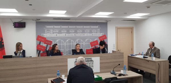 “U AKUZUA PËR MARRJE RRYSHFETI”/ Kush janë 8 anëtarët e KLD që mbrojtën gjyqtarin e Shkodrës (EMRAT+FOTO)