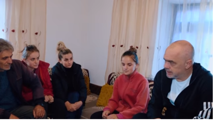 RAMA PUBLIKON VIDEON/ Me familjen e Ëngjëllushit, ku po kthehet shpresa tek e nesërmja