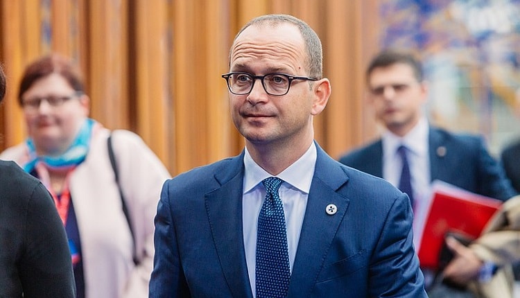 EKZEKUTIMI I EKSTREMISTIT/ Zv/ministri i jashtëm grek telefonon Bushatin: Të zbardhet vrasja e Kacifas