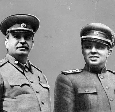 TITO, STALINI DHE MAO CE DUNI/ Si i bëri aleancat Enver Hoxha, çfarë mori në këmbim