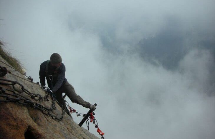 “HUASHAN”/ Një ndër malet më të rrezikshme në botë për t’u vizituar (FOTO)