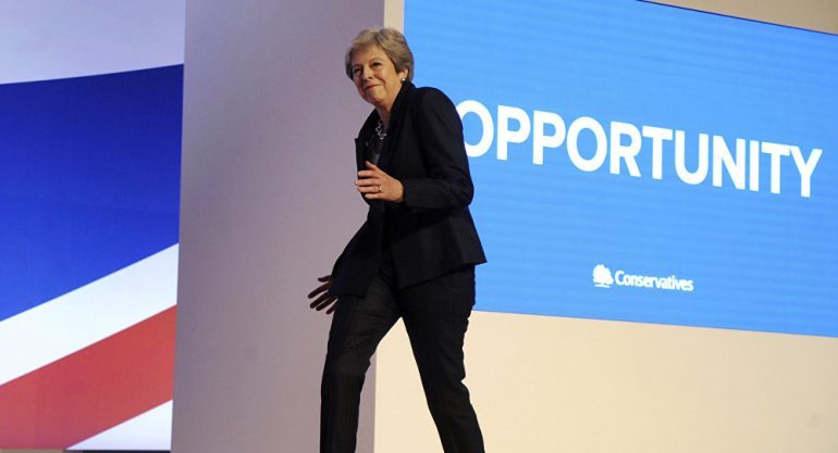 KRYEMINISTRJA EUFORIKE/ May: Të ruash nervat në konfliktin me BE për Brexit