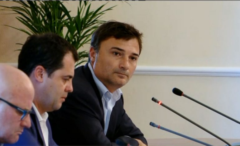 “VETTINGU” I POLITIKANËVE/ Me shoqërinë civile, Alibeaj I IRRITUAR: Kjo seancë është një…