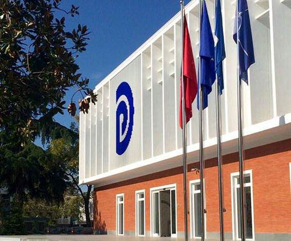LARGIMI I SHOQATËS ANTIKOMUNISTE TË ISH TË PËRNDJEKURVE NGA SELIA/ PD: Rama synon diktaturën