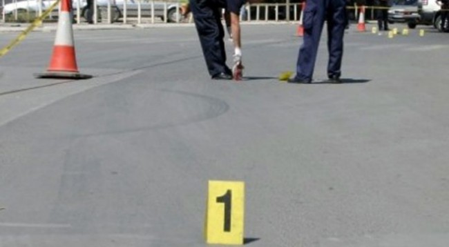 AKSIDENT NË KAMËZ/ 51 vjeçari PËRPLAS një person në bulevard, i plagosuri…