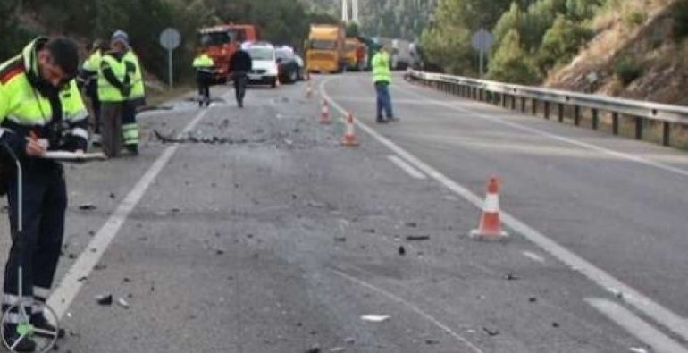 E RËNDË NË DIBËR/ Makinat PËRPLASIN këmbësorët. VDESIN dy persona, autorët…(EMRAT)