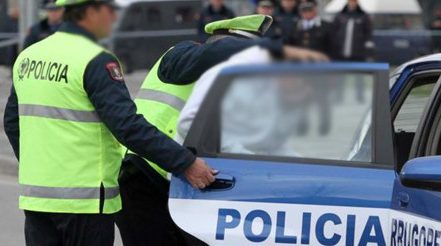 “MJESHTRI I GRUPIT KRIMINAL TË SARANDËS”/ Pjesë e trafikut të drogës, arrestohet nga policia (EMRI)