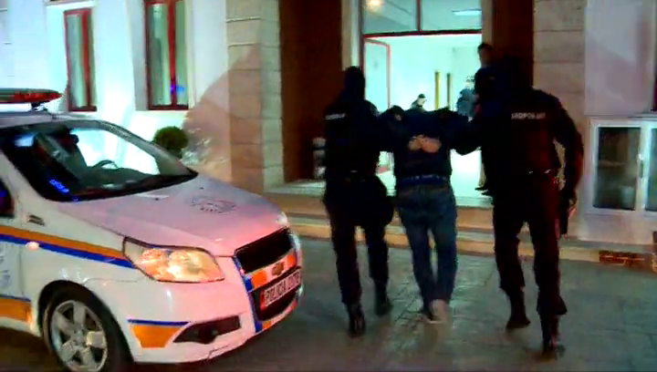 E FUNDIT/ Të shtëna me armë në DURRËS, arrestohet polici (EMRI)