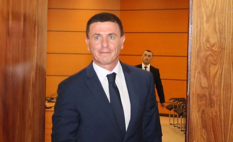 ME VILË 3 KATËSHE E MILIONA SHPENZIME/ Kërkohet shkarkimi i gjyqtarit