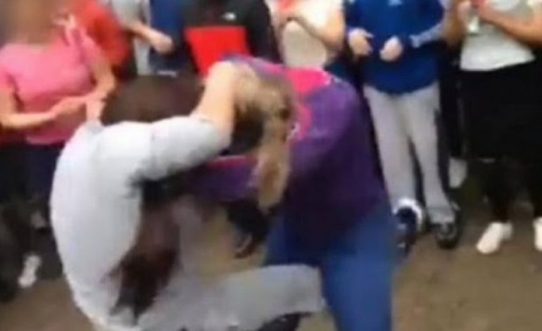 NDODH NË TIRANË/ Dy motra RRIHEN KEQ me njëra-tjetra, dhe nxitojnë të…
