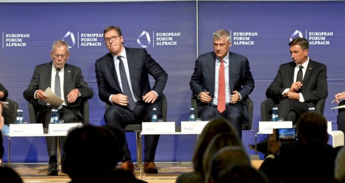 Eksperti britanik: Ideja për ndryshimin e kufirit Kosovë-Serbi qëndron mbi tavolinë