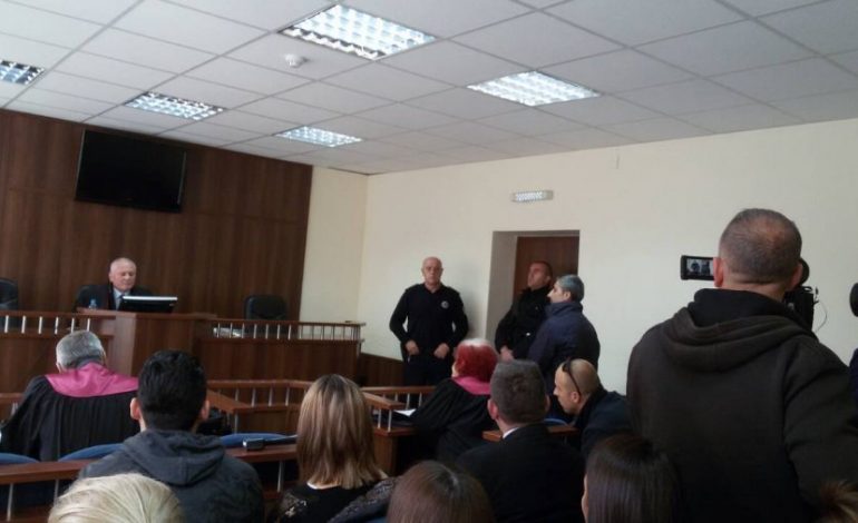 VRAU GRUAN DHE VAJZËN/ Pendohet autori e pranon krimin…..