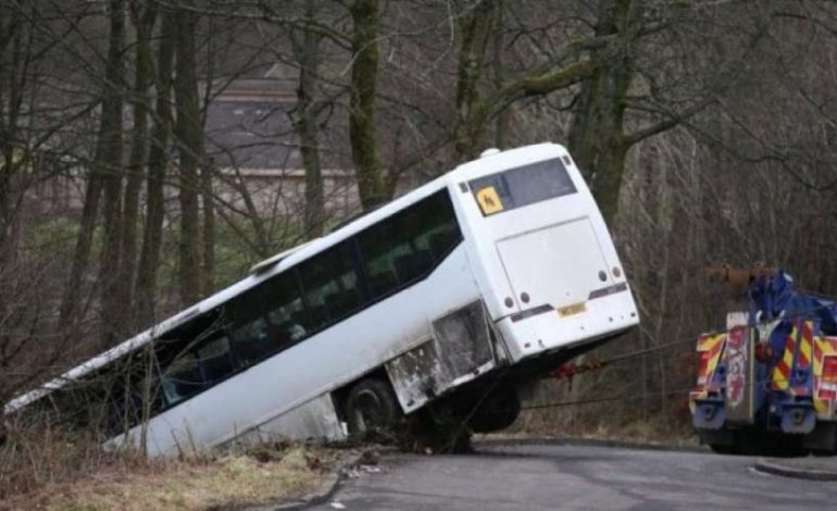 AKSIDENTI I AUTOBUSËVE NGA KOSOVA/ Reagon policia e Tiranës: Disa persona u lënduan lehtë