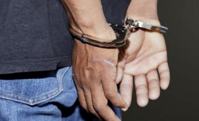 NDODH NË TIRANË/ Dhunoi kunatin dhe kundërshtoi policin, pranga 59-vjeçarit