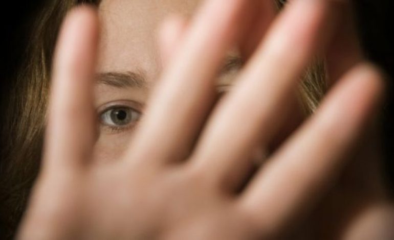 NDODH NË TIRANË/ E rrallë, 15-vjeçari akuzohet për DHUNË në familje, ja sa vjet BURG rrezikon