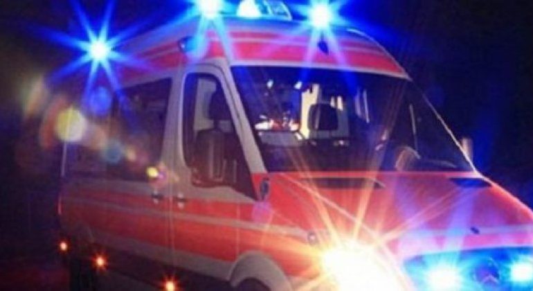 NDODH NË TIRANË/ Makina përplas kalimtarin te “21 dhjetori”