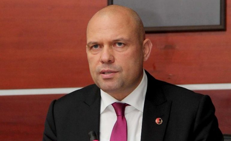 PËRGJIMET/ Manjani: Katastrofë! E bënë shtetin gallatë! Drejtësinë sallatë!