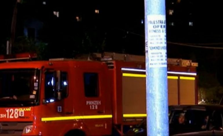 ZJARR I MADH NË AUTOSTRADË/ Zjarrfikëset në vendngjarje, dyshohet se shkak u bë…