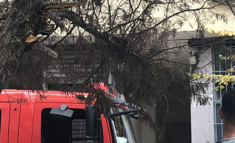 E RËNDË NË TIRANË/ Pas ZJARRIT në banesë, gjendet e VDEKUR gruaja. Dyshohet se…