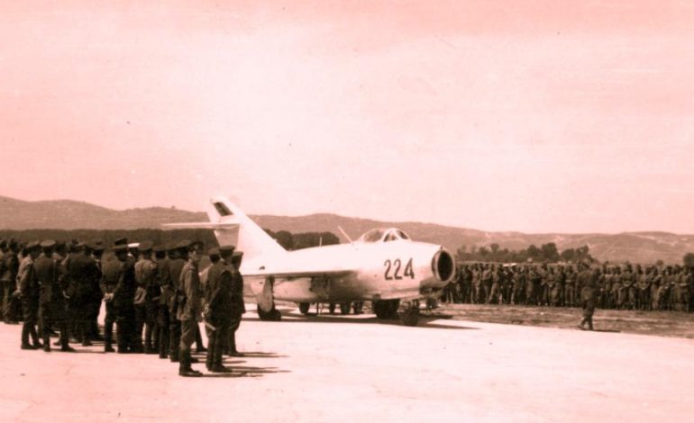 DËSHMORI I ATDHEUT/ Qemal Mërtiri, piloti që mbeti qiejve të Rusisë