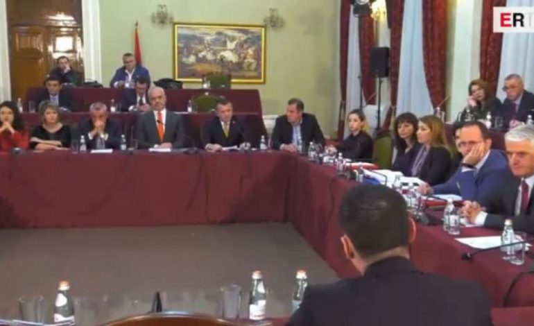 MBLEDHJA E GRUPIT TË PS/ Rama rrëfen bisedën: Luli më kërkoi pushtetin: Njëherë ti, njëherë unë. Do i jap…