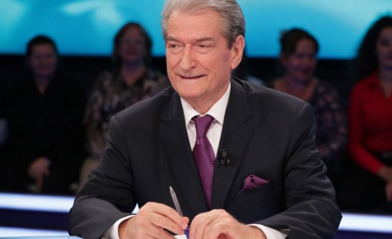 PËRBALLË GAZETARËVE/ Berisha: ARTAN HOXHA mori 40 mijë euro për intervistën me Safet Bajrin
