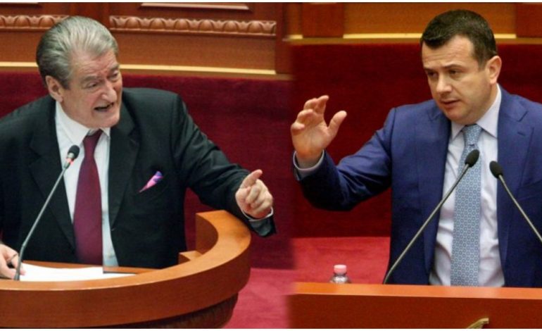 BERISHA PUBLIKOI “FOTON”/ Balla e nxjerr “zbuluar”: Më mirë të kishit vënë Lulin bashkë me Babalen, sesa… (FOTO)