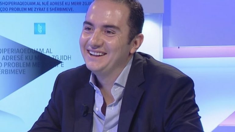 MONTIMI I “BABALES”/ Gazetarja e pyet nëse ka frikë nga përballja me ligjin. Salianji: Më shumë kam nga INSEKTET