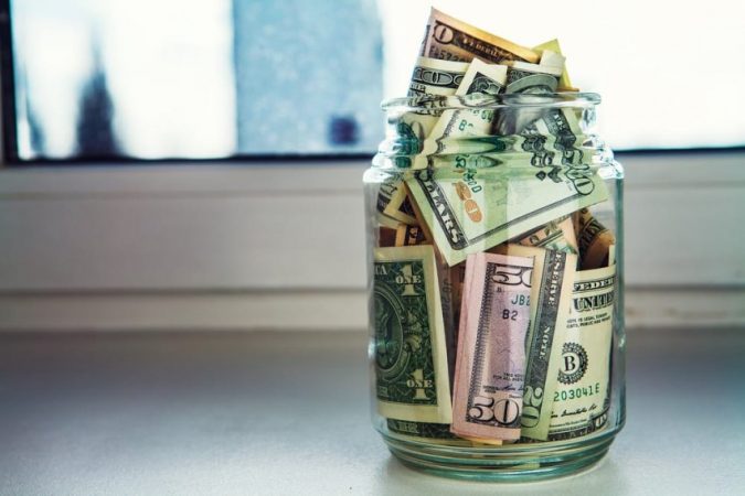 FAMILJET SHQIPTARE/ 26% të kursimeve i mbajnë në shtëpi