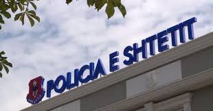 TENTOI TË GRABISË E ARGJENDARINË NË TIRANË/ U ndalua nga shitëset. Policia: Autori ka pasur në dorë një pistoletë LODËR