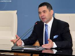 PAKETA E RE FISKALE/ Ahmetaj: Ndryshon kufiri për tatimin e rrogave, sa do të ulet taksa