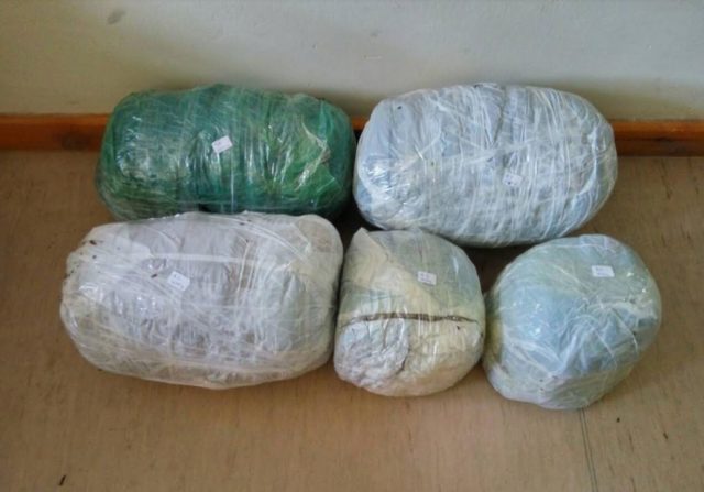 DROGË NË KUFIRIN GREKO-SHQIPTAR/ Gjenden 47 kg marijuanë të fshehura në…