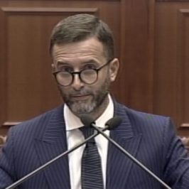 LIGJI PËR LOJËRAT E FATIT/ Braçe zbulon kërcënimet: “Do merremi me fëmijët tuaj”