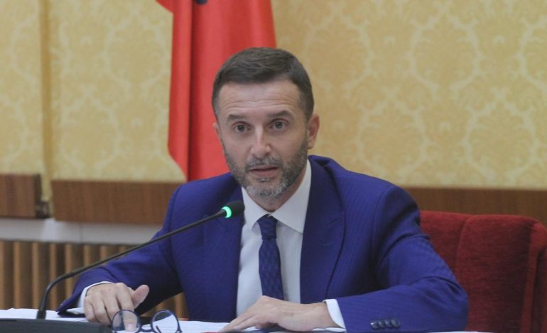 “MBYLLEN TË GJITHA”/ Braçe publikon projektligjin për lojërat e fatit: Edhe ato me akses nga…