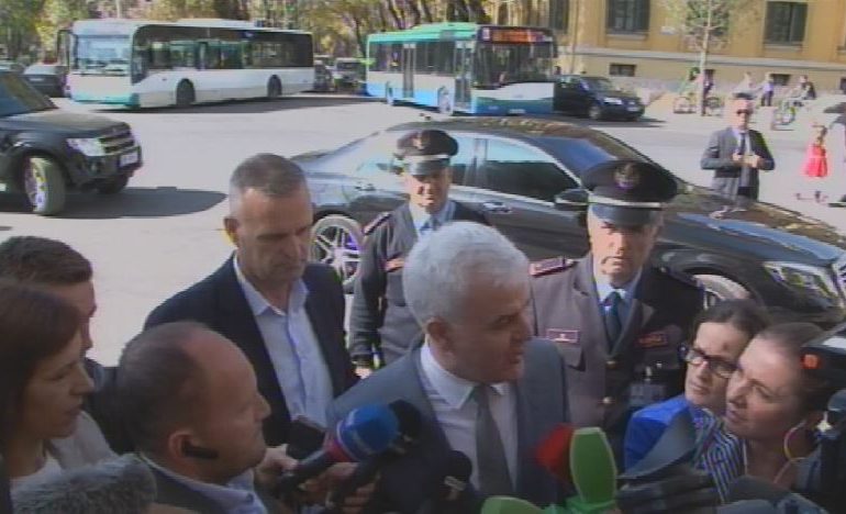 VIDEOLAJM/ Mesazhi që dha Xhafaj para se të hynte në ministri: Mëngjesi…