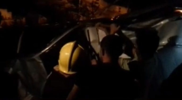 AKSIDENTI I RËNDË NË SURREL/ “Fuoristrada” BIE në greminë. VDES një nga personat që…