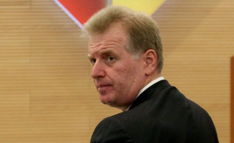 MBLEDHJA SHQIPËRI-BE/ Pollo në Bruksel: Të përjashtohet Balla, është i akuzuar për lidhje me krimin