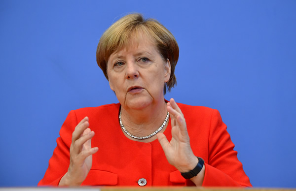 MARRËVESHJA ME ANGLINË/ Merkel mirëpret përparimin e Brexit, por thotë se djalli fshihet në detaje