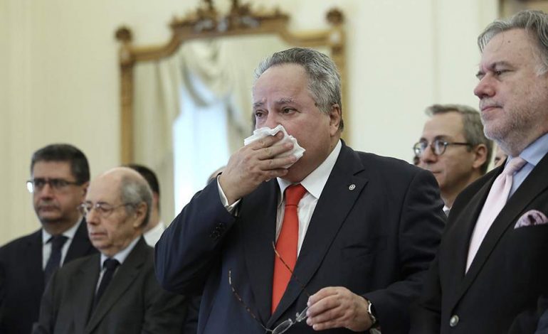 I DORËZOI DETYRËN TSIPRAS/ Kotzias preket përpara stafit (FOTO)