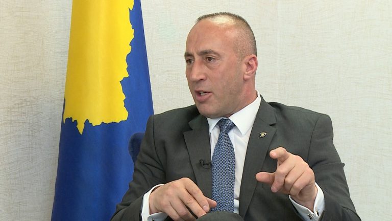 HARADINAJ FALENDERON NATON-n DHE KFORI-n/ “I shërbyen paqes së vendit”