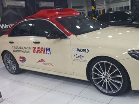 E PABESUESHME/ Taksitë pa shofer testohen në Dubai