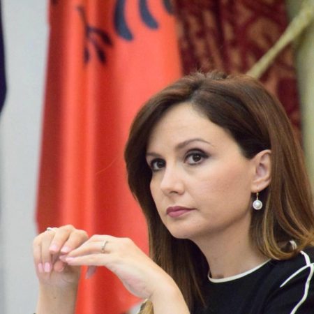 “XHISIELA”/ Protesta para kryeministrisë. Tabaku: Sot do të jem në shesh, Shqipëria në humnerë terrori