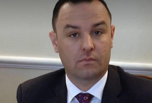 AKUZAT E BASHËS/ Reagon deputeti Jurgis Cyrbja: Zgjohet e pa larë sytë mendon shpifjen e radhës