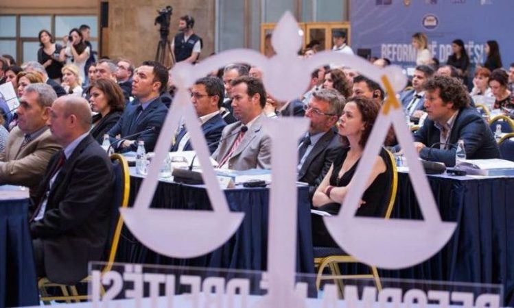 THIRRJA NGA BE/ Delegacioni u drejtohet prokurorëve: Aplikoni në KLP, luan rol kyç në sistemin e drejtësisë