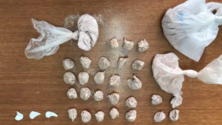 E FUNDIT/ “Furnizonin” Tiranën me kokainë, kapen dy shpërndarësit e drogës (EMRAT)