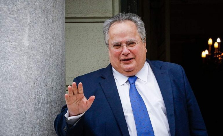 NJË DITË PAS TAKIMIT TË TENSIONUAR TË KABINETIT/ Ministri Kotzias jep Dorëheqjen
