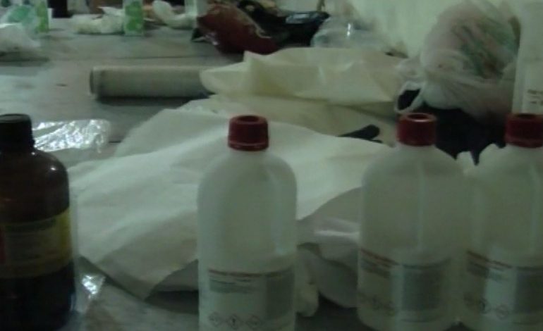 LABORATORI I DROGËS NË HAS/ Ja kush janë dy prej personave të ndaluar (FOTO)