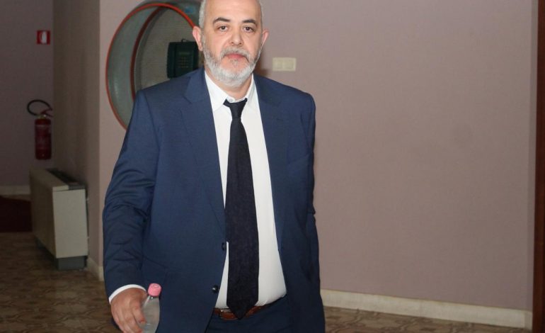 “SITA” E VETTINGUT/ Ja çfarë e bindi shumicën për shkarkimin e Artan Broçit