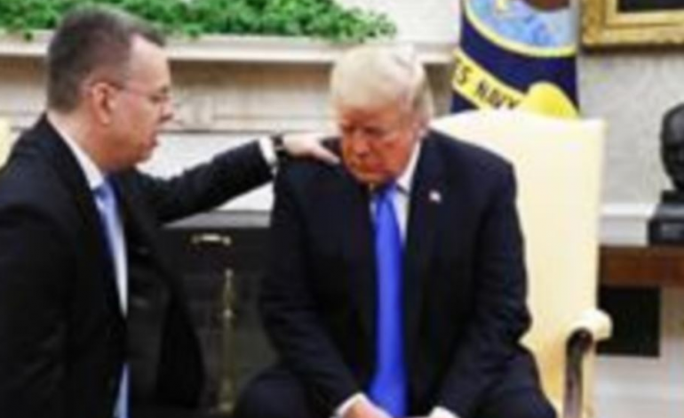 Marrëdhënia TURQI – SHBA/ Pastori i sapoliruar nga burgu takohet me TRUMP